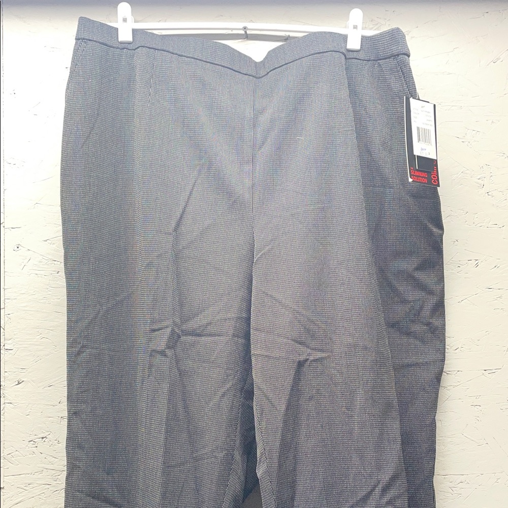 Briggs New York Gray Textured Dress Trousers